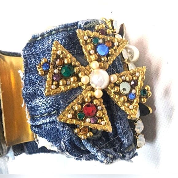 Wendy Gell denim wristy cuff Mickey on a butterfly jewels and pearls zipper . - Picture 3 of 4
